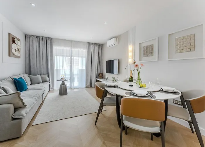 Seashell Aparthotel 4*